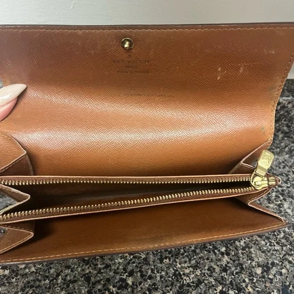 SOLD-Louis Vuitton Vintage Sarah Wallet - Picture 7 of 7